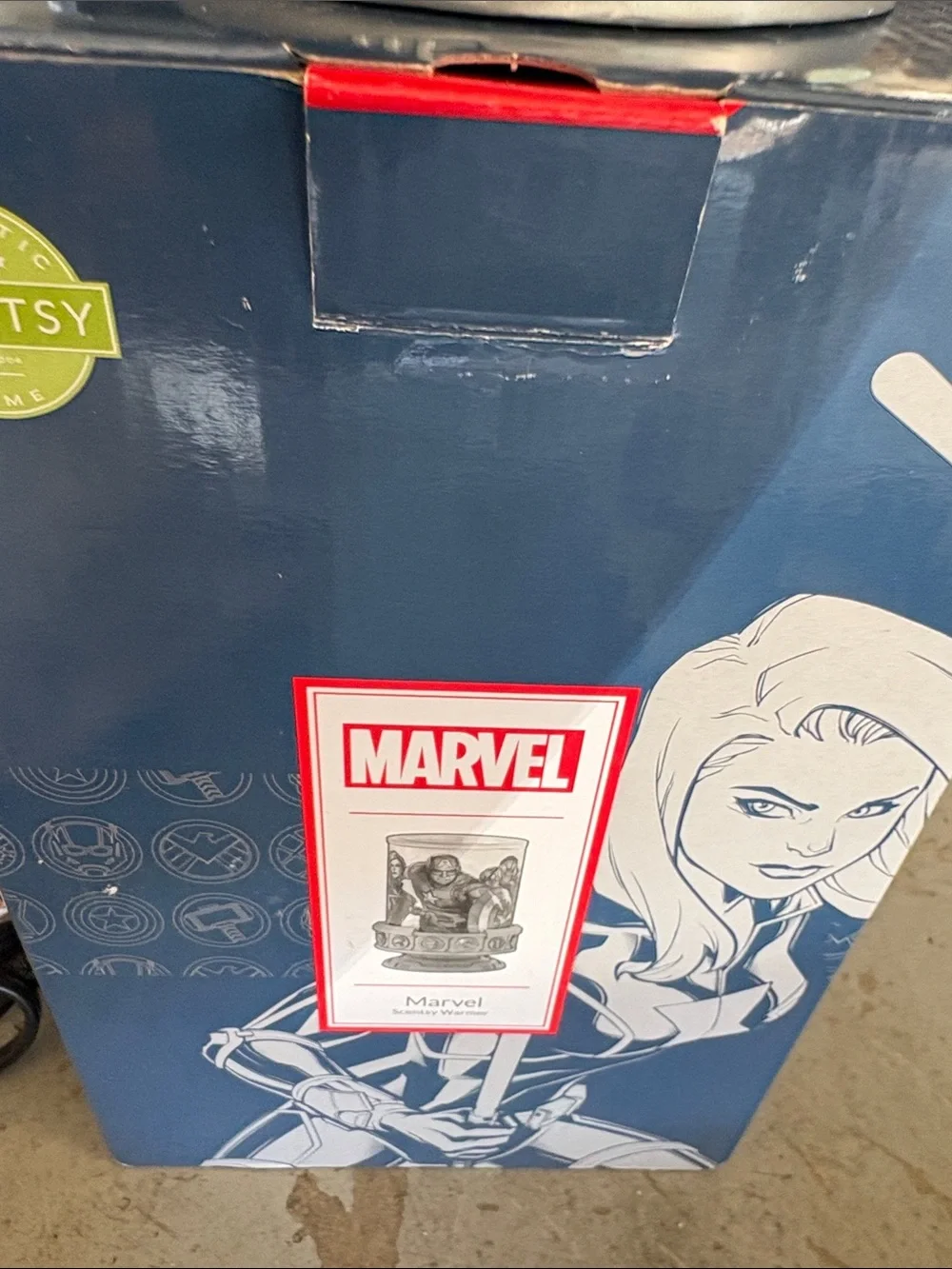 Scentsy Marvel Warmer in Red & Silver Featuring Superhero Artwork
